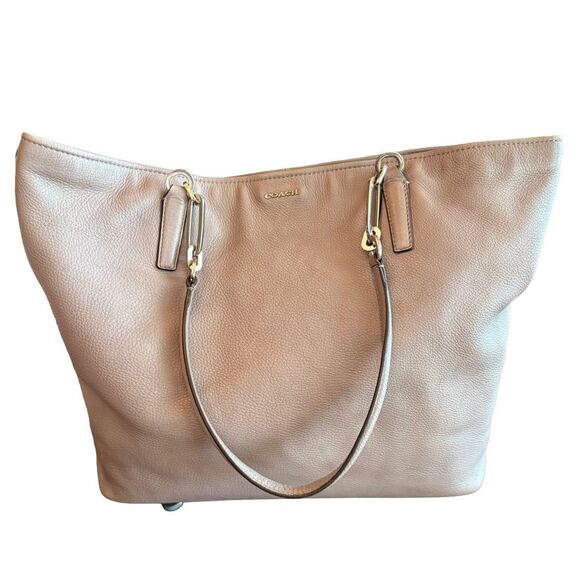 COACH - EUC Madison East/West Tote in Mauve Pebbled Leather with Chain Detail - Picture 16 of 16